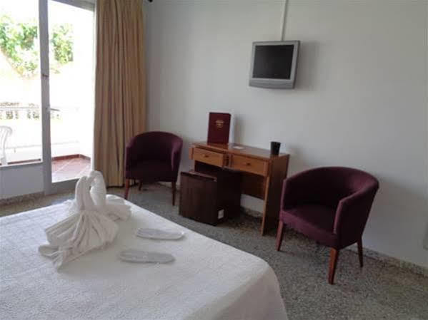 Hostal S'Algaret 福尔内利斯 外观 照片